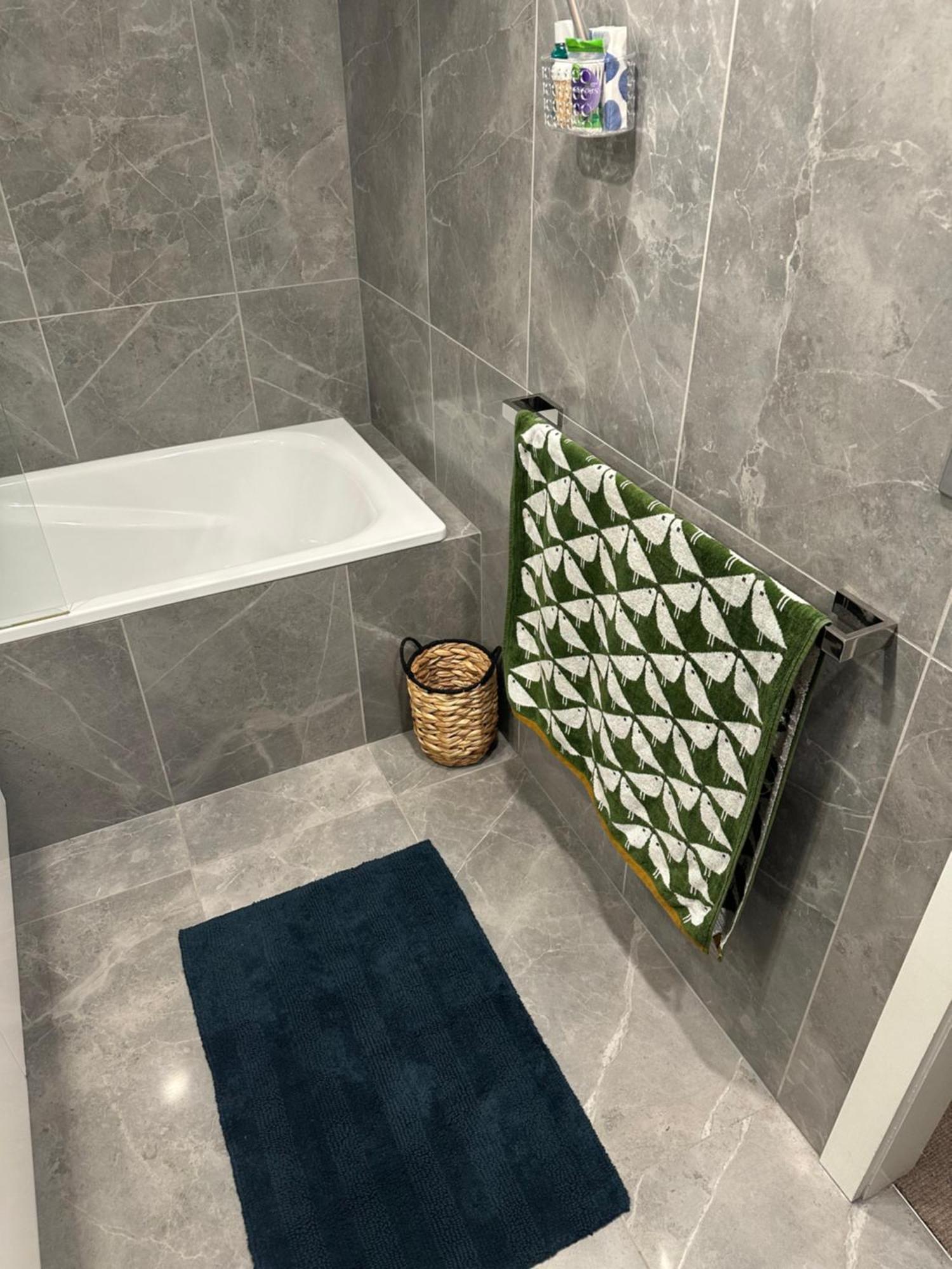 Private 1 Bed Accom With Bathroom In A 3 Bed Apartment - Melb Cbd, Regency Towers - Free Parking, Wifi And Pool ملبورن المظهر الخارجي الصورة